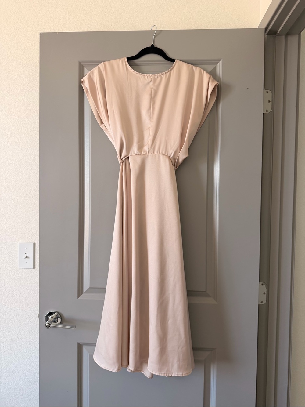 Minimalist Cream Maxi Dress with Gathered Waist
